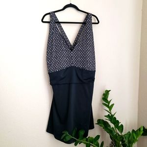 WOMEN'S LAND'S END BLACK SKIRTED SWIMSUIT, SIZE 26W, CLEAN & EXCELLENT